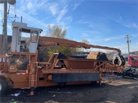 DADE Auctions - 2008 RM Johnson EZ Crusher Model 2 Baler