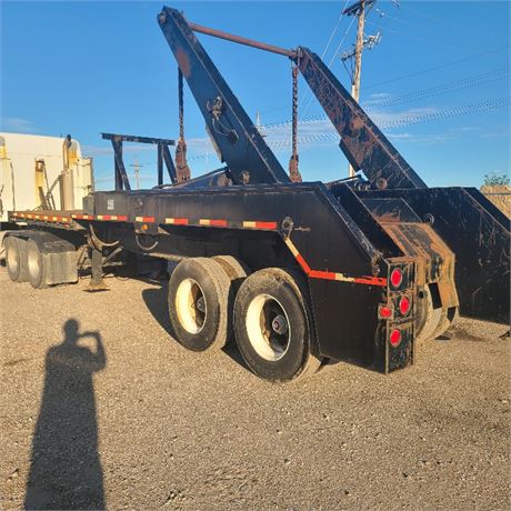 1974 Fruehauf Flatbed Trailer with 2003 Ace Truck Body Co Lugger Body