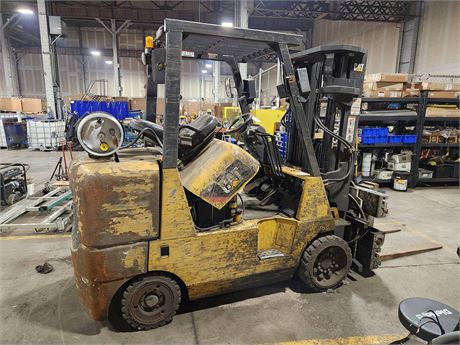 2003 CAT GC40K Forklift