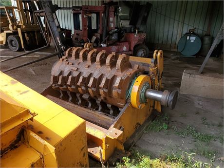 1996 CBI Grizzly 4872 Waste Wood Grinder