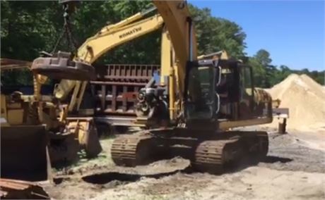 2007 Caterpillar 320C with 54 Inch Ohio Magnet
