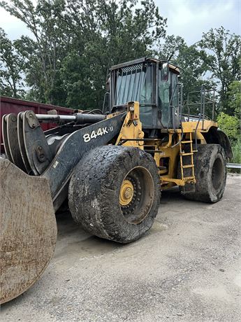 2012 John Deere 844K Loader 4555
